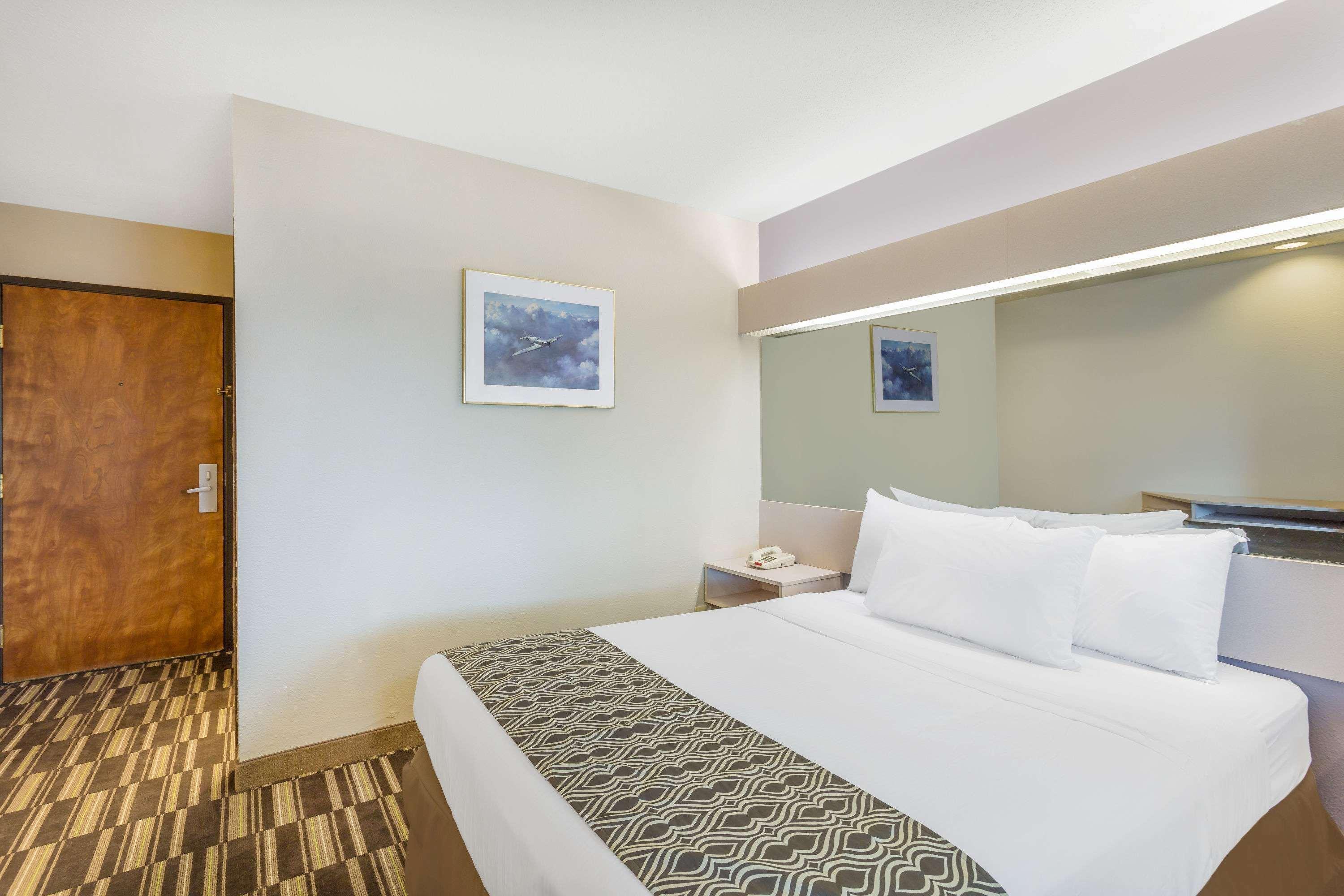 Microtel Inn & Suites By Wyndham Sandston Exterior photo